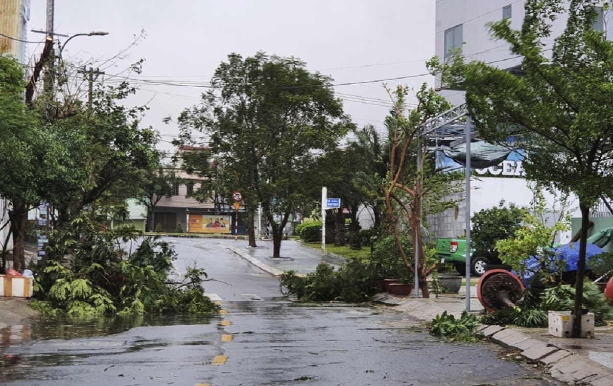 27 dead, 50 missing as Typhoon Molave sweeps Vietnam