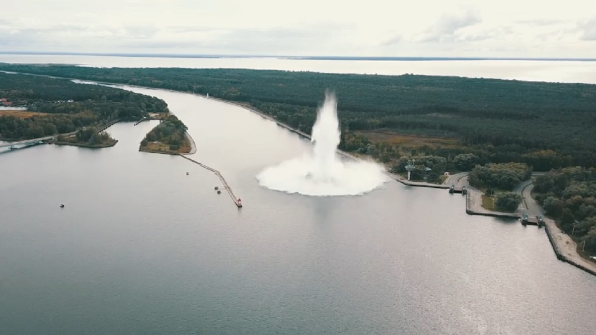 5,000 kg bomb dropped by Britain during WW2 explodes in Poland | Watch video