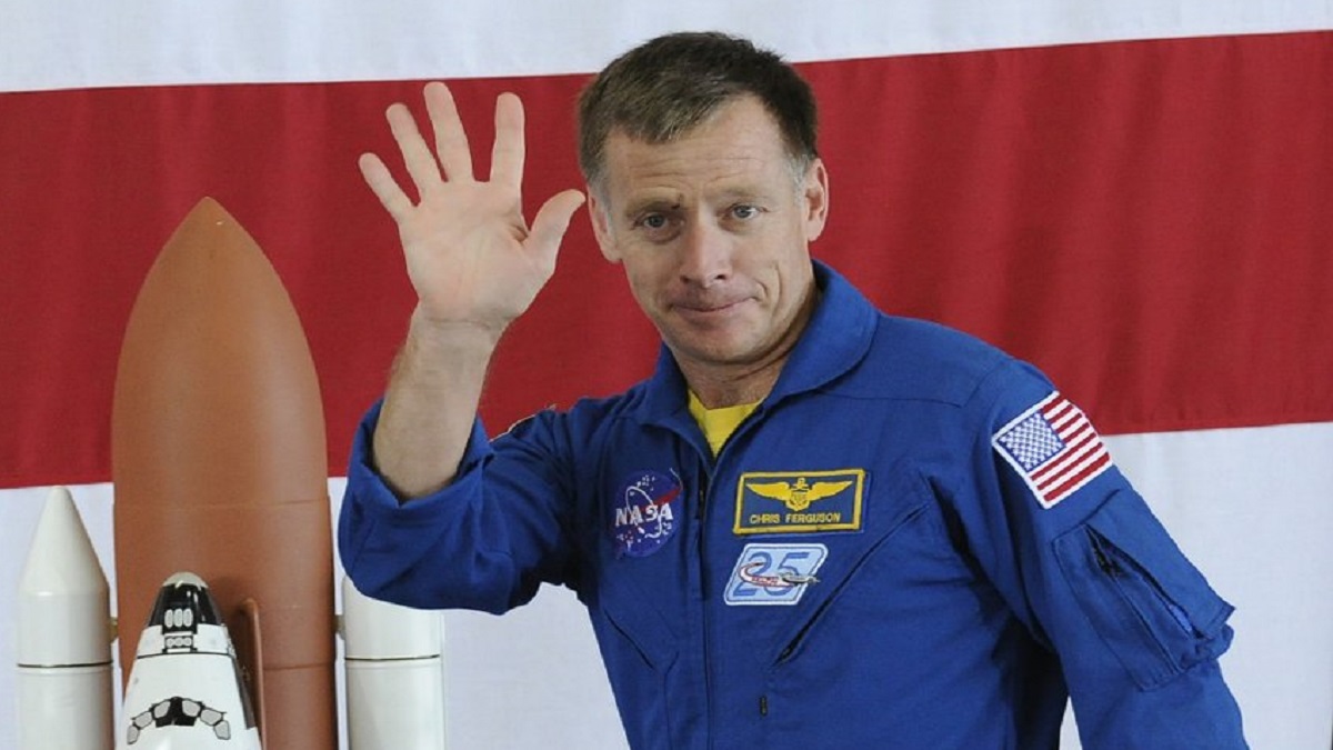 NASA astronaut chooses daughter’s wedding over space test flight