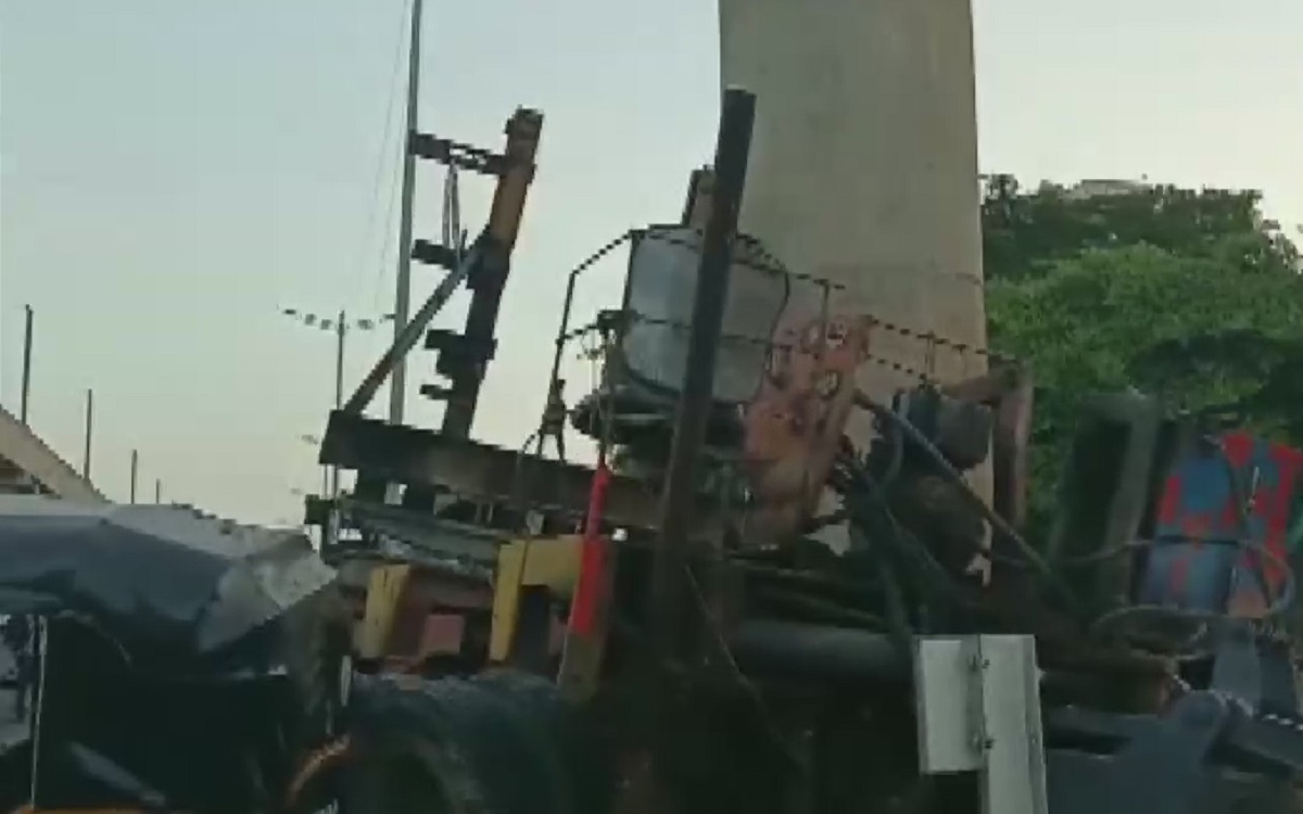 Mumbai: 1 dead as crane collides with metro pillar at Andheri