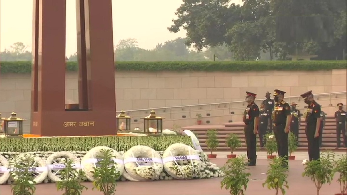 CDS, Army Chief pay tributes at National War Memorial on Infantry Day