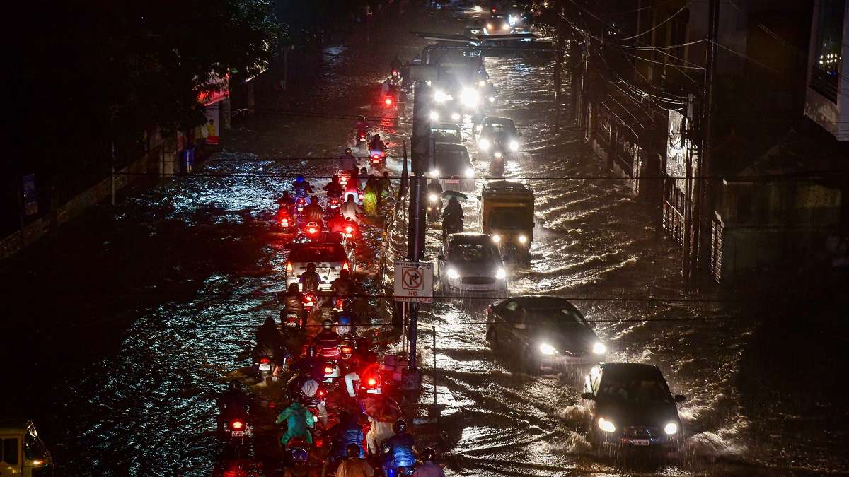 Tamil Nadu announces Rs 10 crore aid to flood-hit Telangana