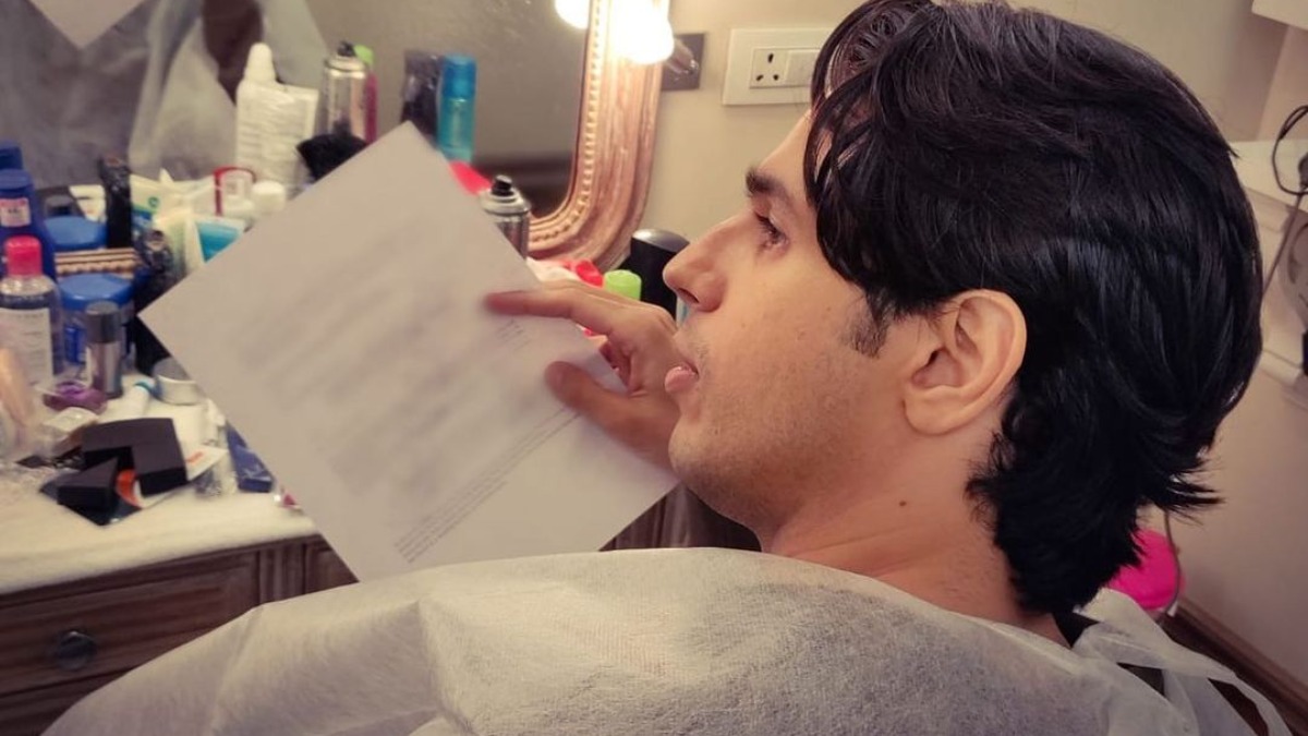 Sidharth Malhotra Begins Shooting For Shershaah Shares Pictures From Sets India Tv