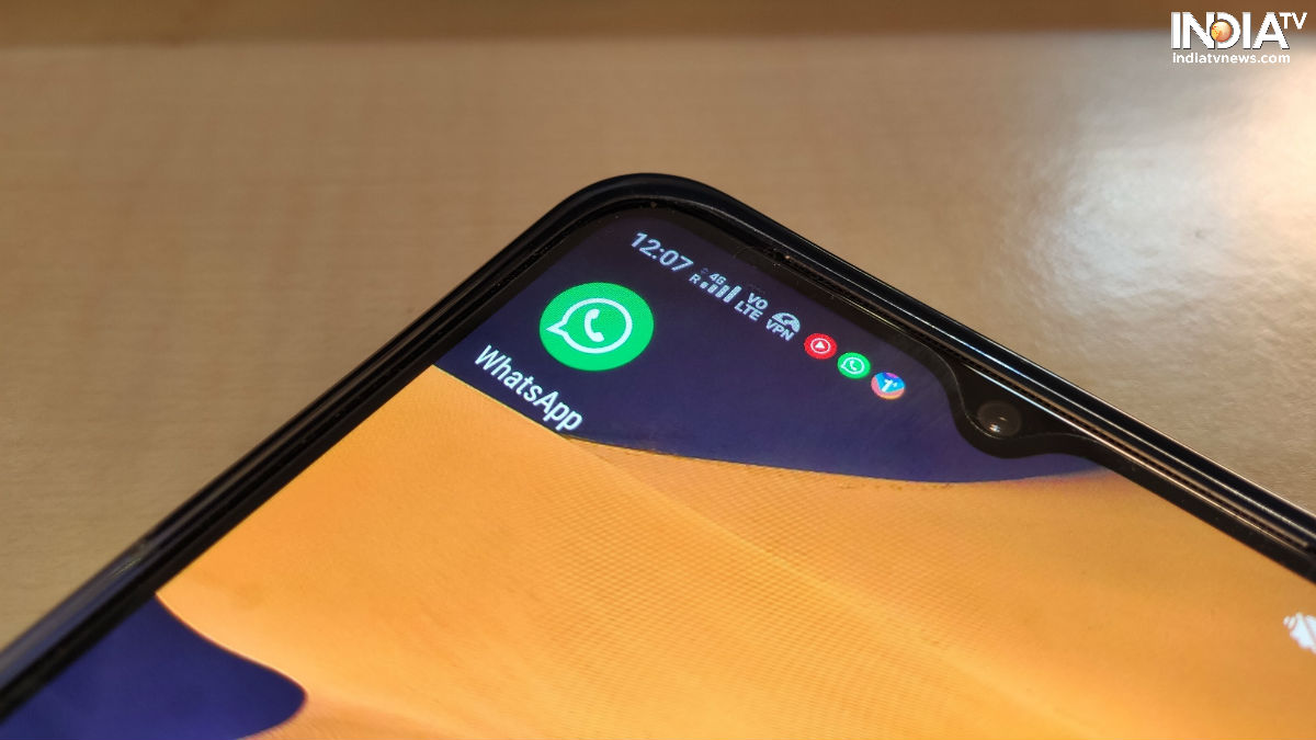 WhatsApp working on in-app support feature to report bugs.