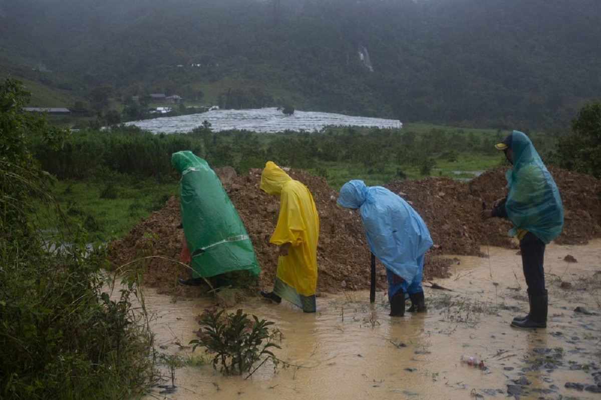 100 believed buried as Hurricane Eta triggers massive landslide in Guatemala