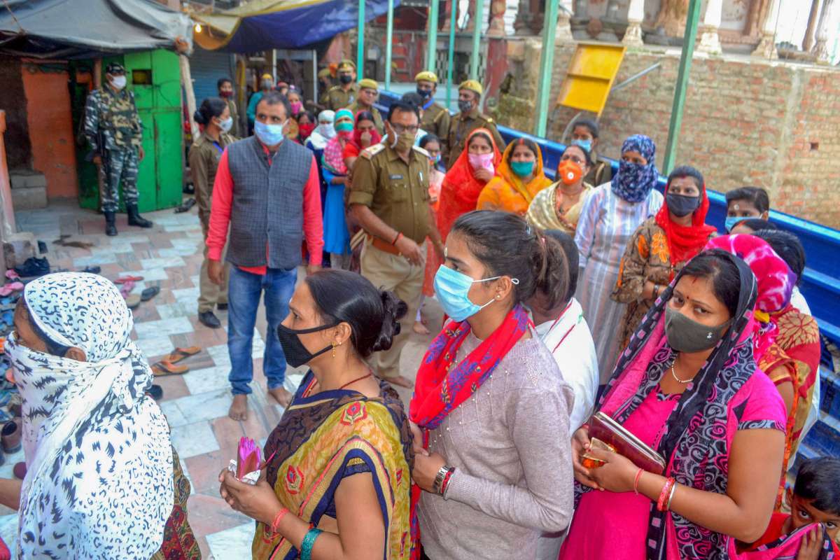 Devotees throng religious places as temples, churches, mosques reopen in Maharashtra