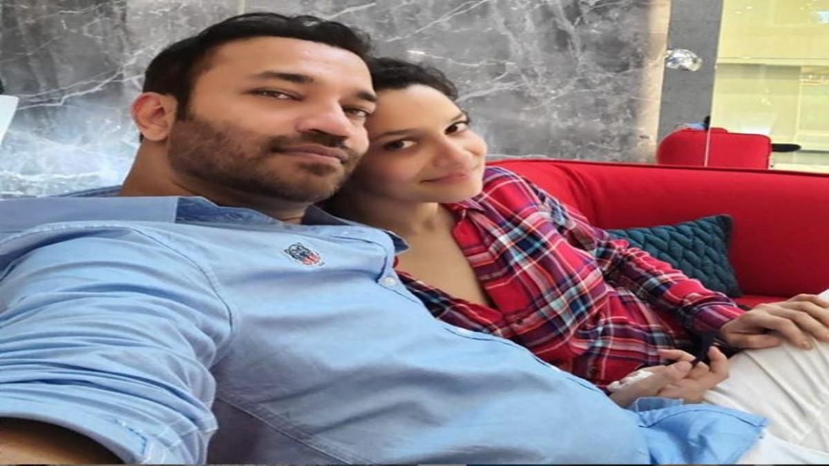 Ankita Lokhande shares a glimpse of romantic moment with boyfriend Vicky Jain, calls him 'baby'