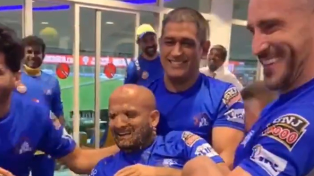 Watch Ms Dhoni Faf Du Plessis And Csk Members Playfully Smear Cake On Monu Singh Cricket News India Tv