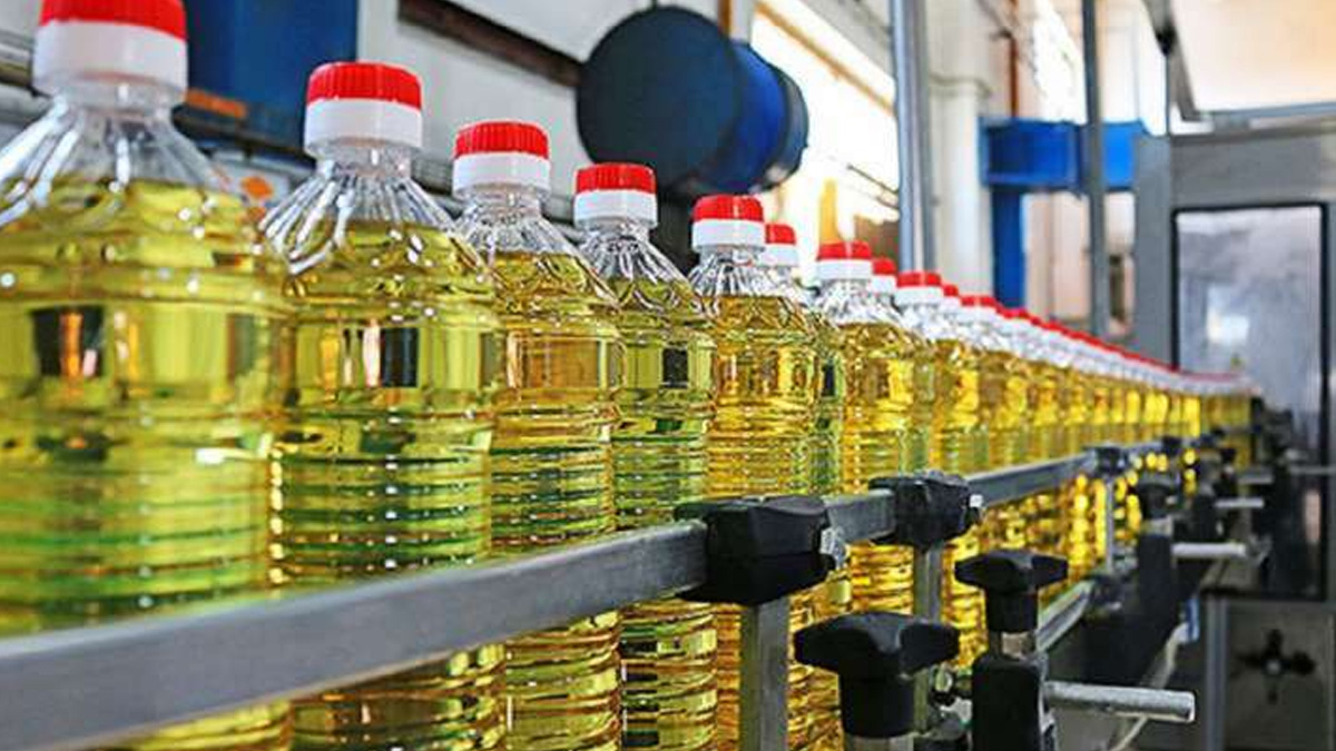 Edible oil prices rise by up to 30 per cent in last one year | Business  News – India TV