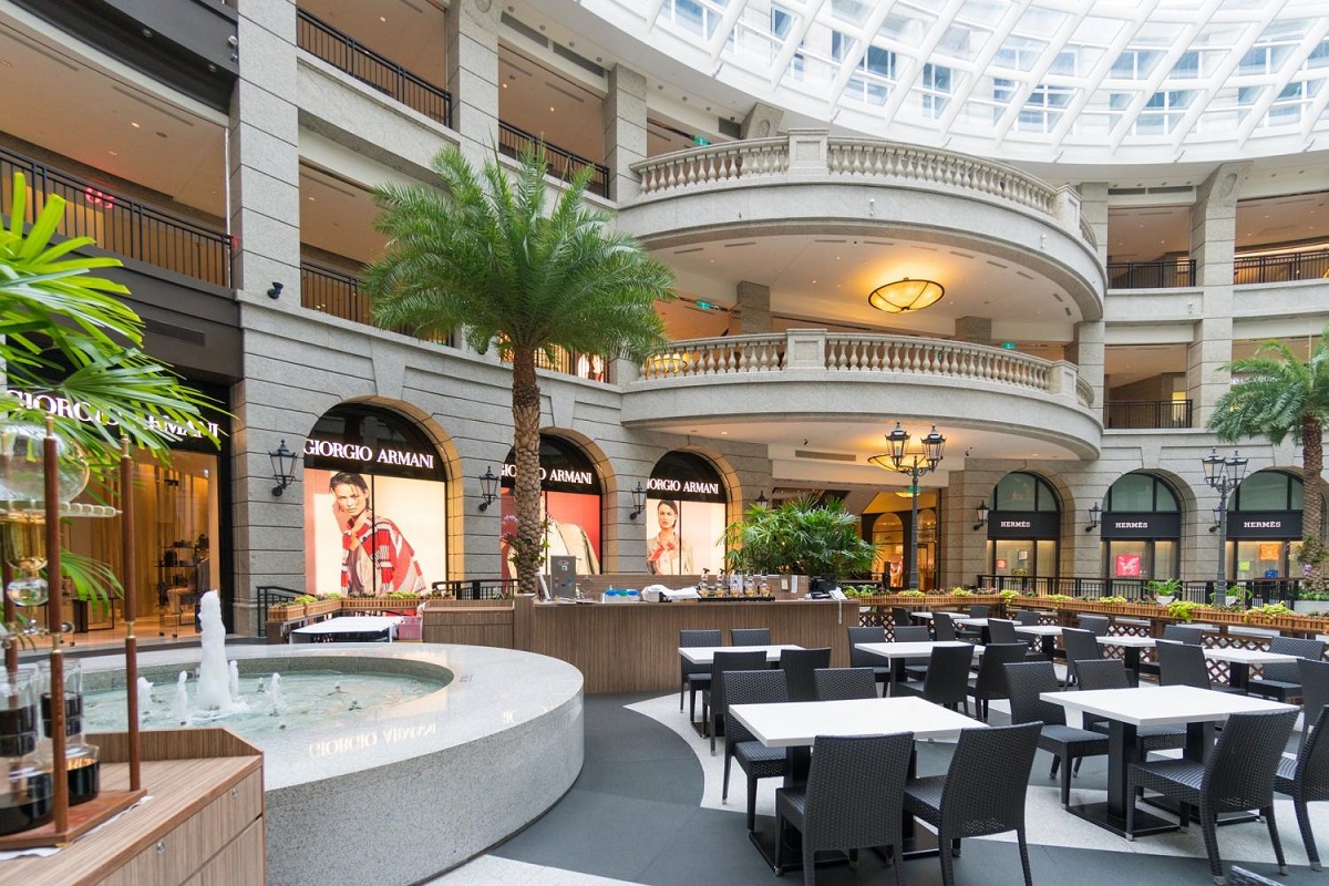 Malls open spaces dining areas restaurants food courts Retailers Malls open spaces dining areas restaurants food courts Retailers