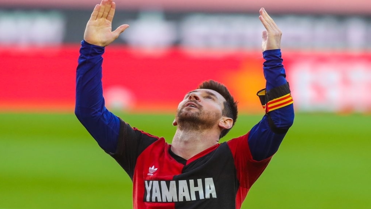 Messi pays tribute to Maradona with shirt of Argentina great