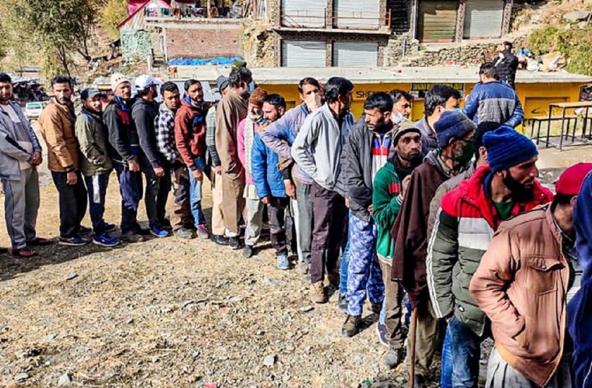 J&K: Final phase of DDC polls underway; voting to be held in 28 constituencies