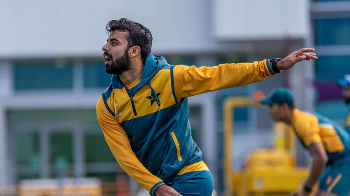 Pakistan's Shadab Khan sidelined for six weeks