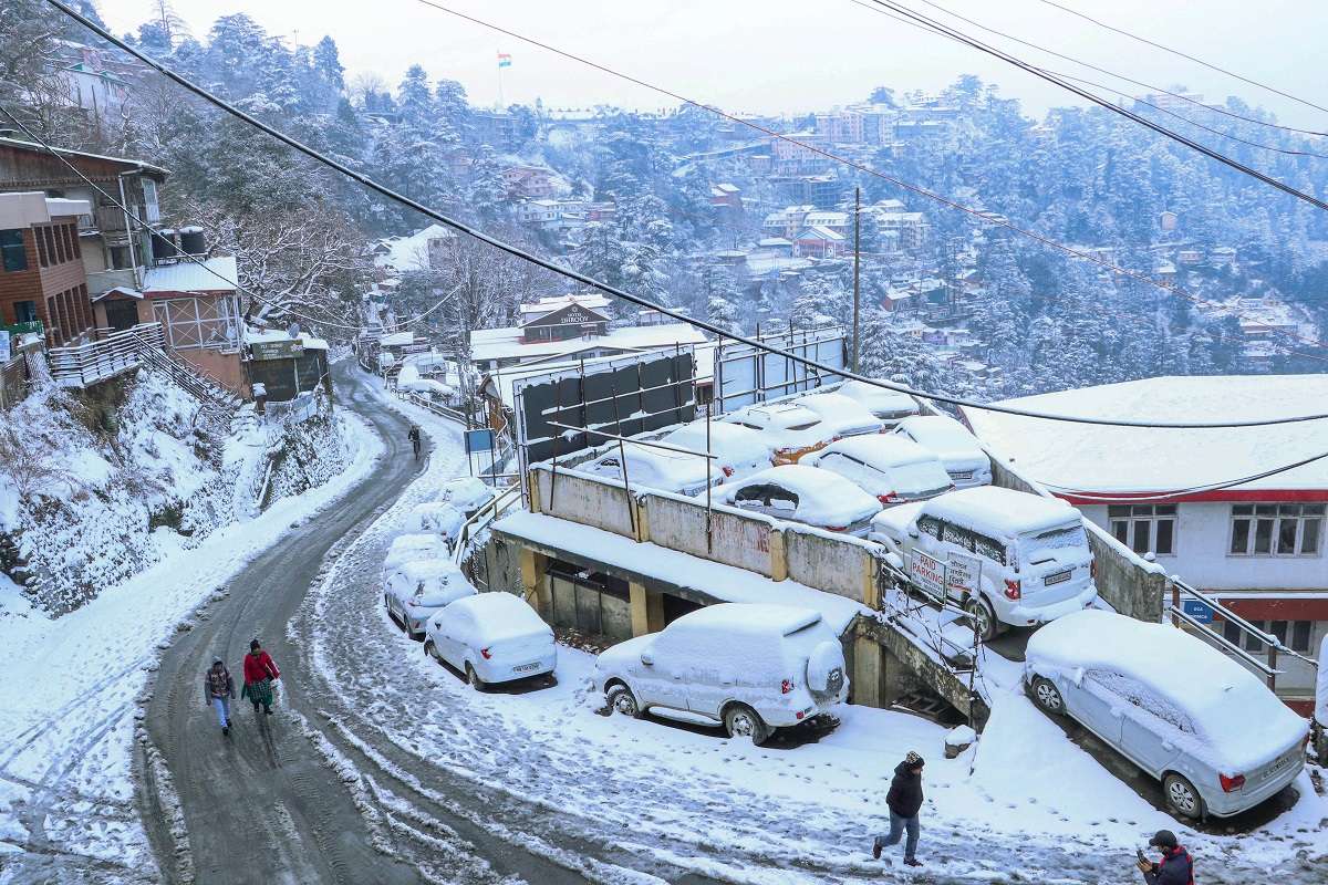 Shimla Snowfall Pictures Photos Videos Himachal pradesh snow tourists These  pics will leave you spellbound | India News – India TV