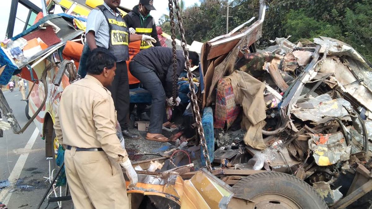 Karnataka: 11 dead in collision between minibus and Tipper in Dharwad