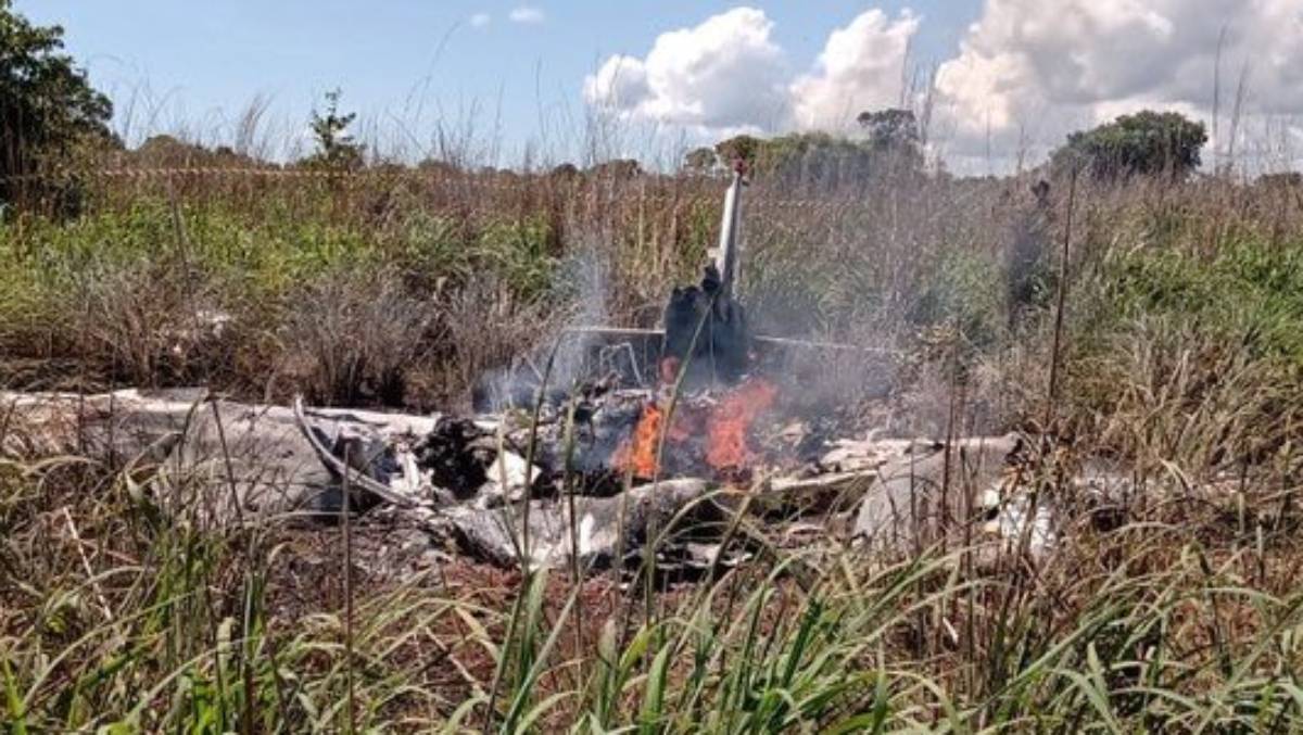 Four Palmas stars and the club president have been killed after their plane crashed on take-off.
