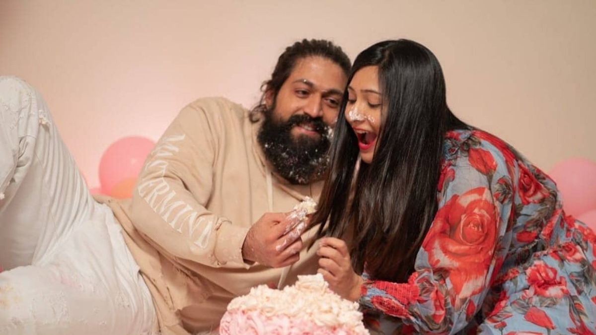Radhika Pandit Celebrates Hubby, Yash's B'day With KGF-Themed Cake, He Gets  Hand-Made Card From Kids