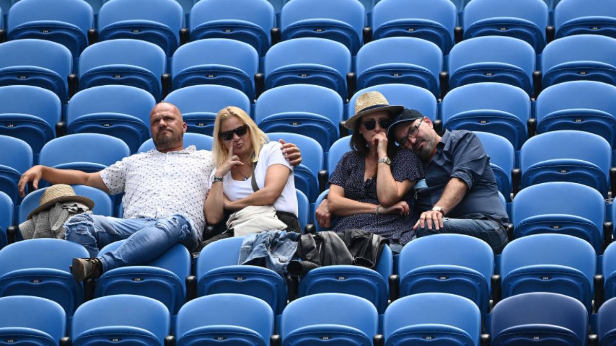 Fans are in, but crowd numbers are thin at Australian Open