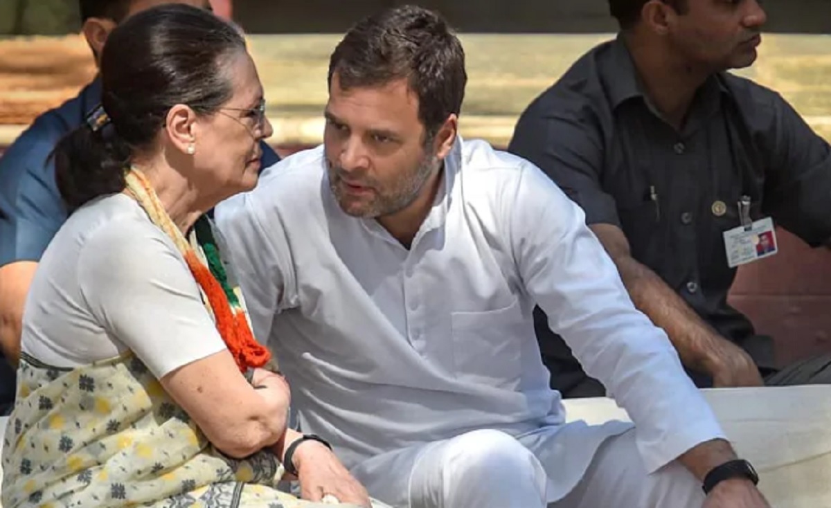 National Herald case: Delhi HC asks Sonia, Rahul to file reply on Subramanian Swamy's plea by April 12