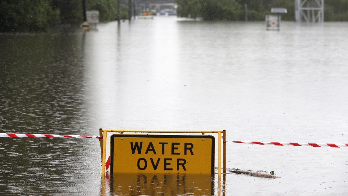 Australia floods: Dozens of towns isolated in New South Wales