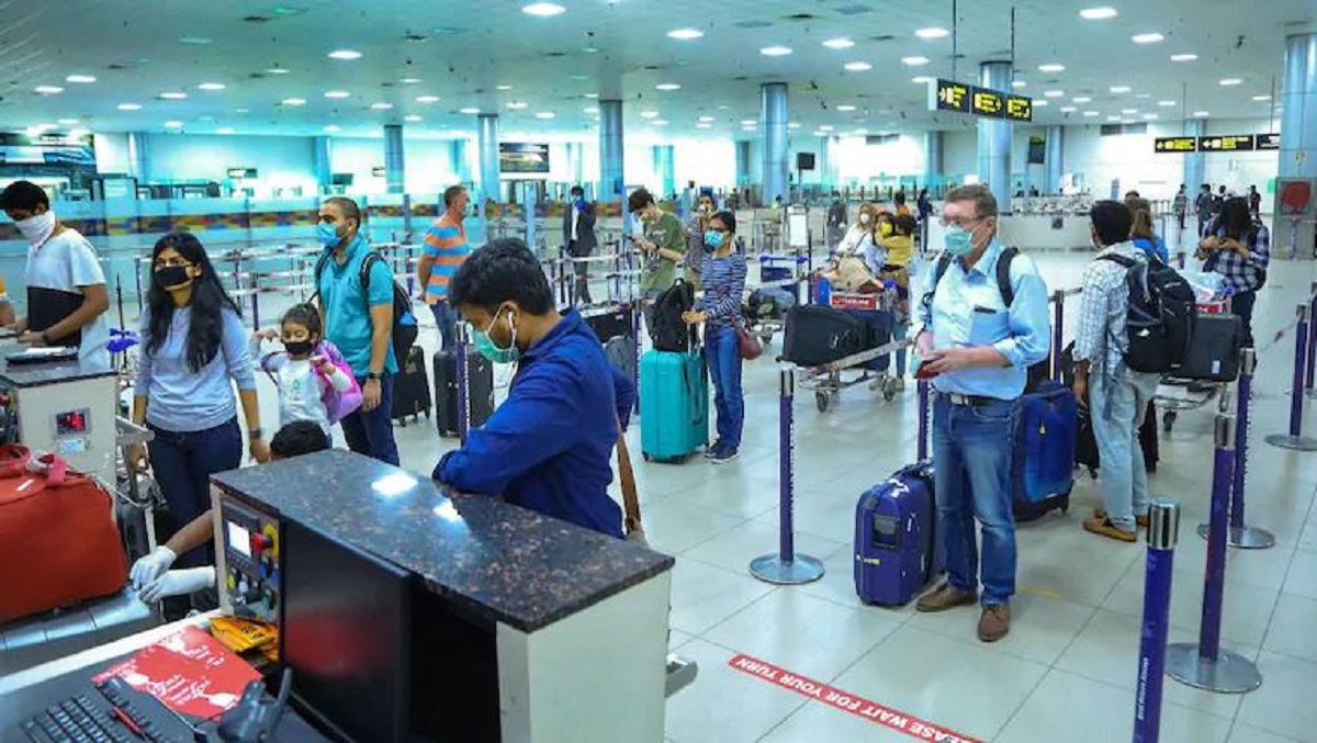 Consider imposing fines on passengers not wearing masks 'properly': DGCA to airports