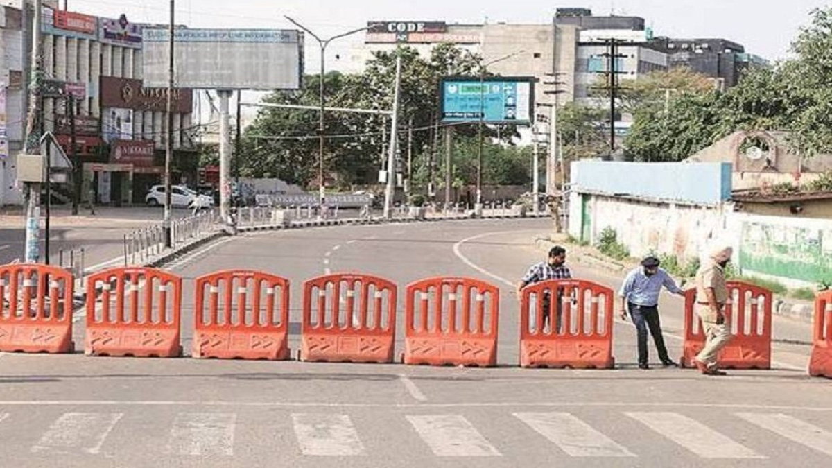 As Punjab Govt ordered lockdown-like restrictions amid coronavirus including night curfew timings and limits on gathering, Punjab Police in action. 