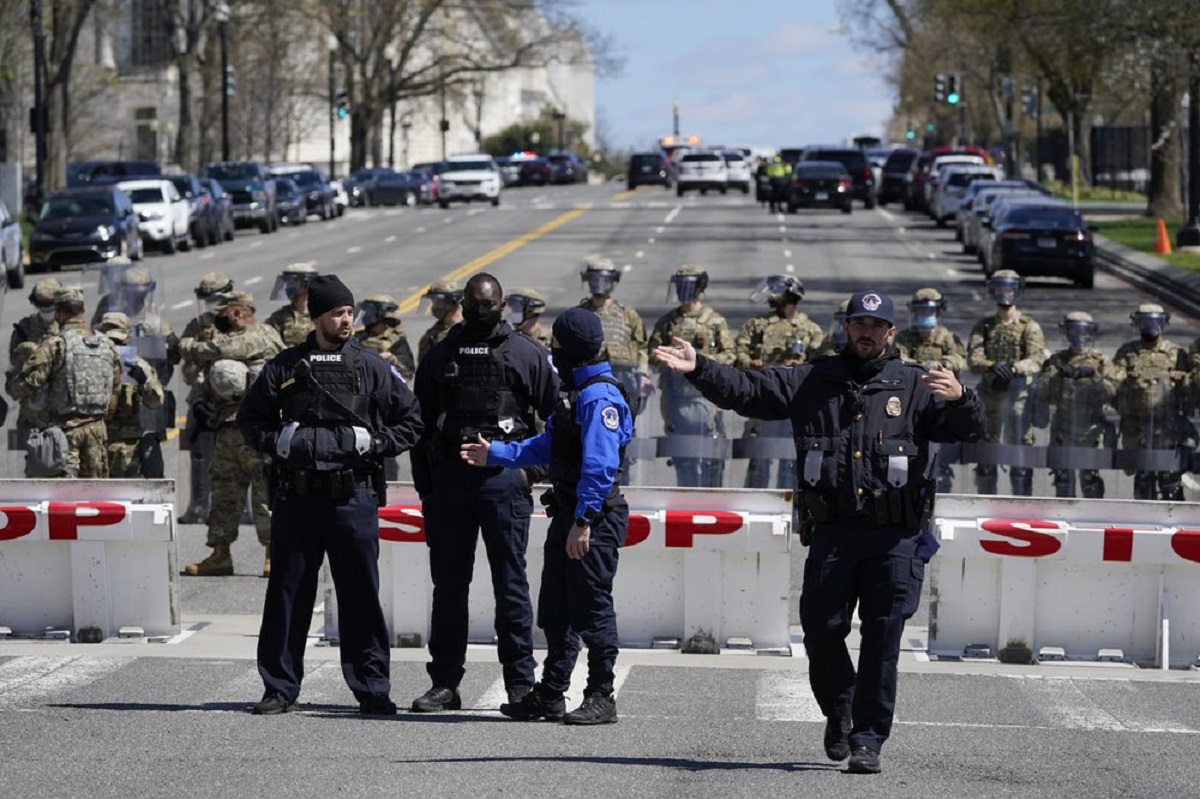 US flags at half-staff following veteran officer's death outside Capitol