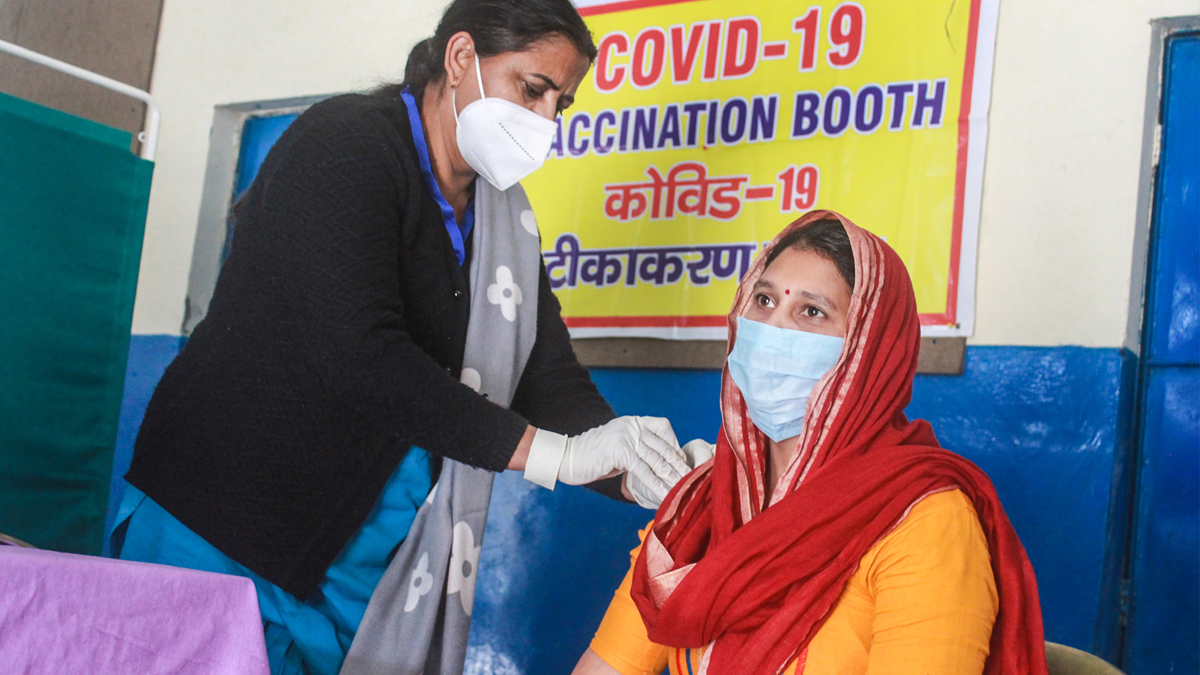 COVID-19: IMA urges PM Modi to start vaccination for all above 18 years