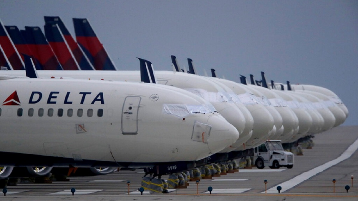 Delta airlines 100 flights cancel middle seats | World News – India TV