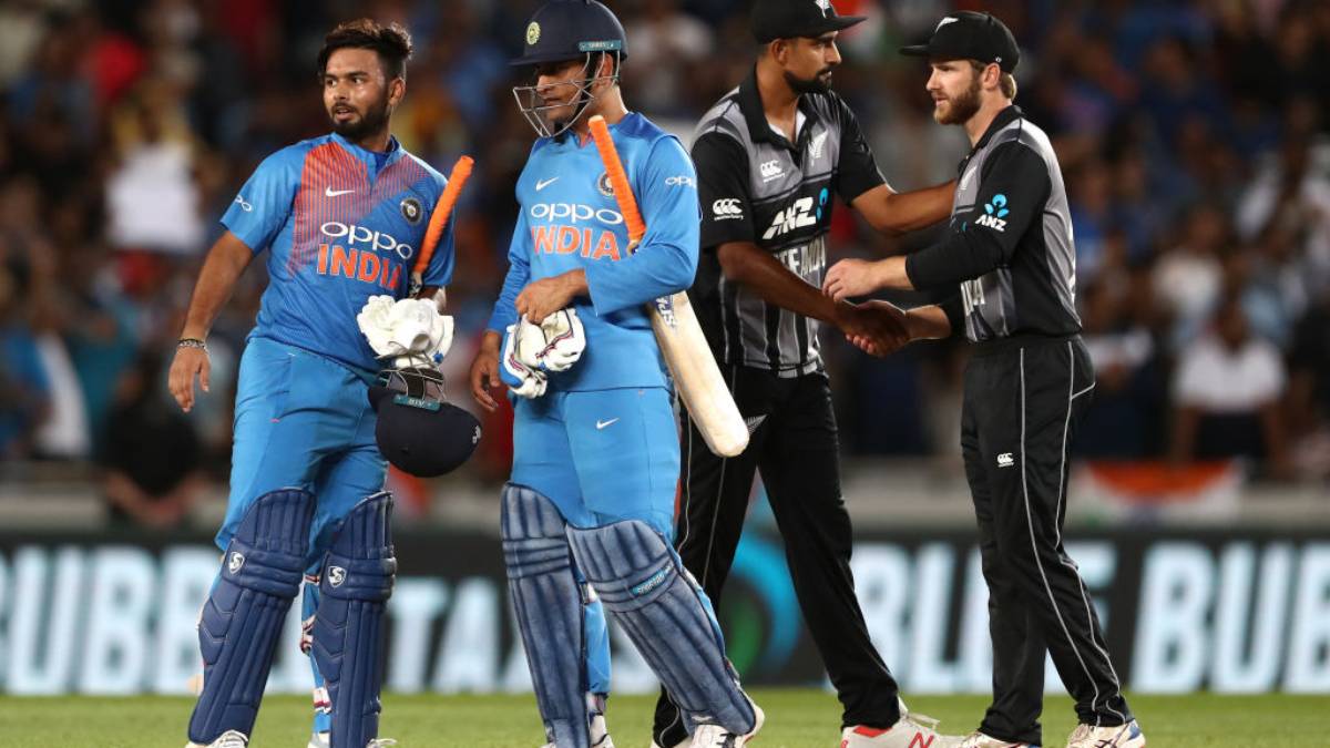 Rishabh Pant doesn't have to worry about being like MS Dhoni, he can be better: Parthiv Patel