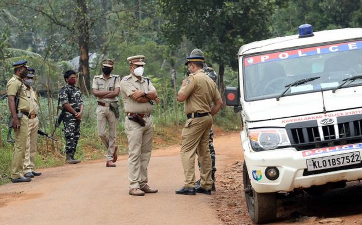 Two policemen hacked to death in Chhattisgarh's Sukma district