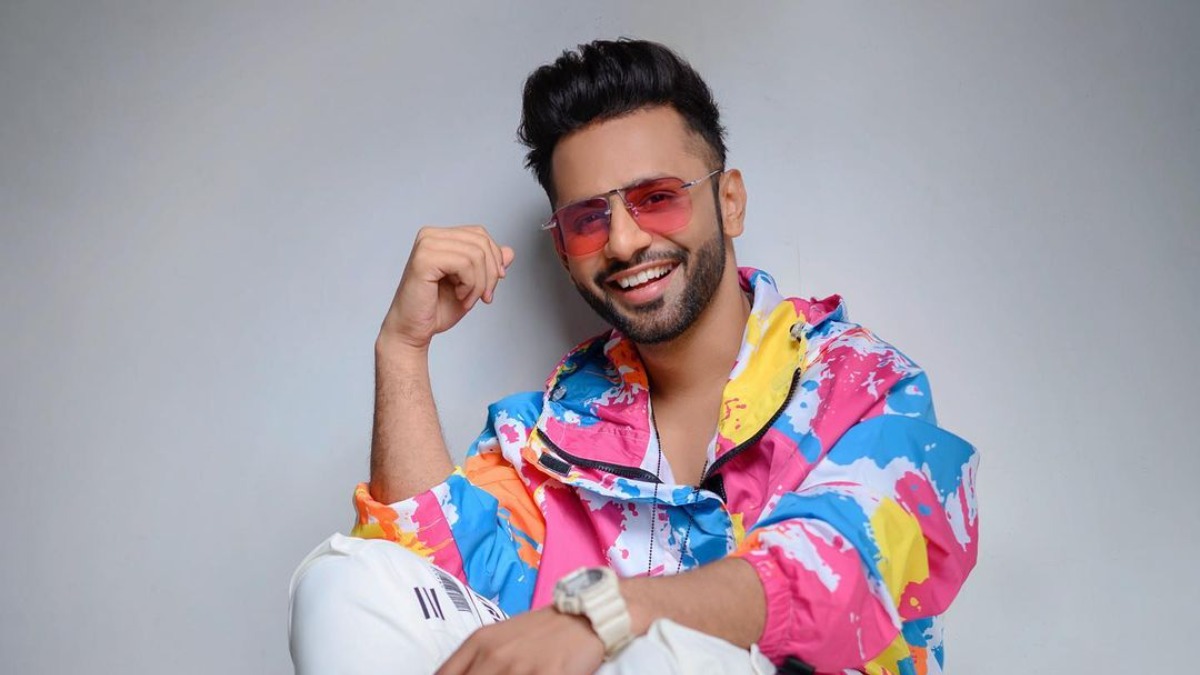 Rahul Vaidya's Befitting Response To Those Claiming He Has Paid Fan ...