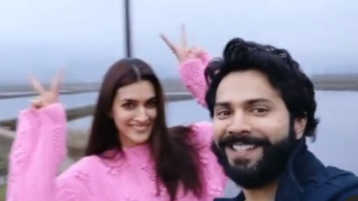 Kriti Sanon Shares Bts Clip With Varun Dhawan As Arunachal Shoot Of Bhediya Ends Watch India Tv