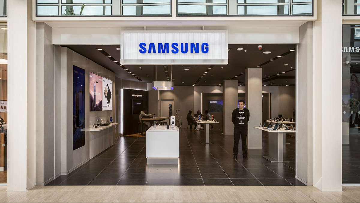 Samsung expands presence in India smartphone market