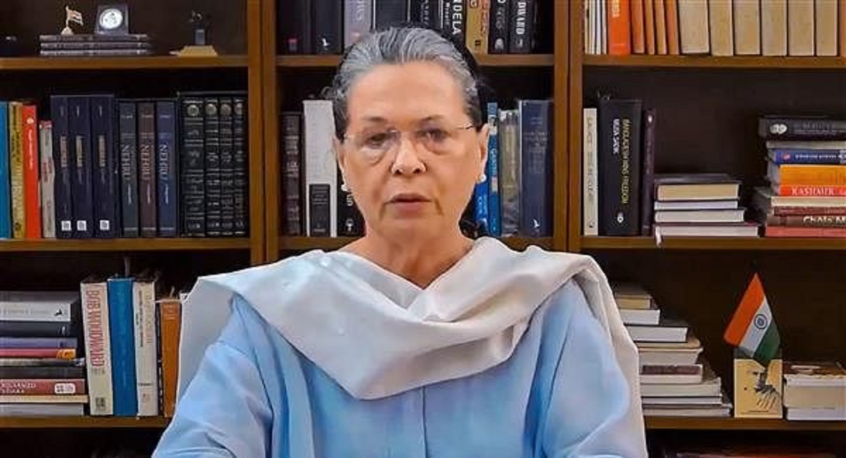 Allow emergency use of more COVID-19 vaccines, expand vaccination based on need: Sonia writes to PM Modi