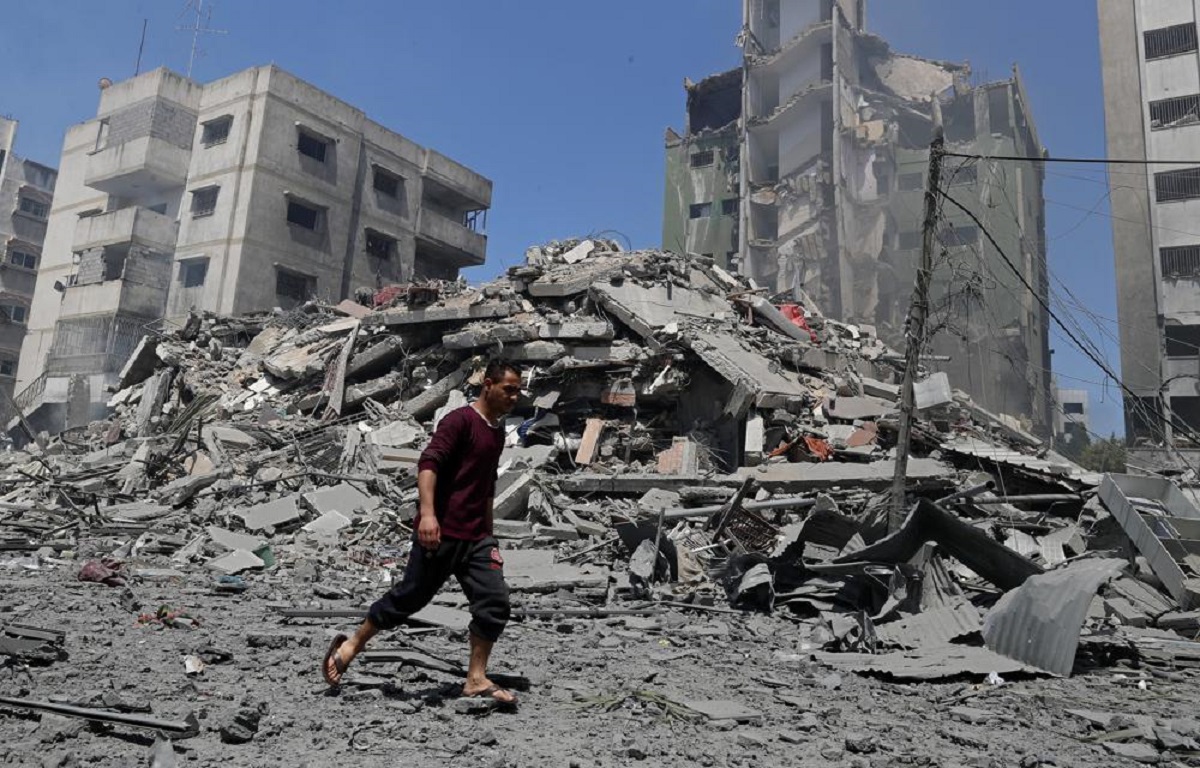 Israeli warplanes stage heavier strikes across Gaza City; explosions heard for 10 minutes