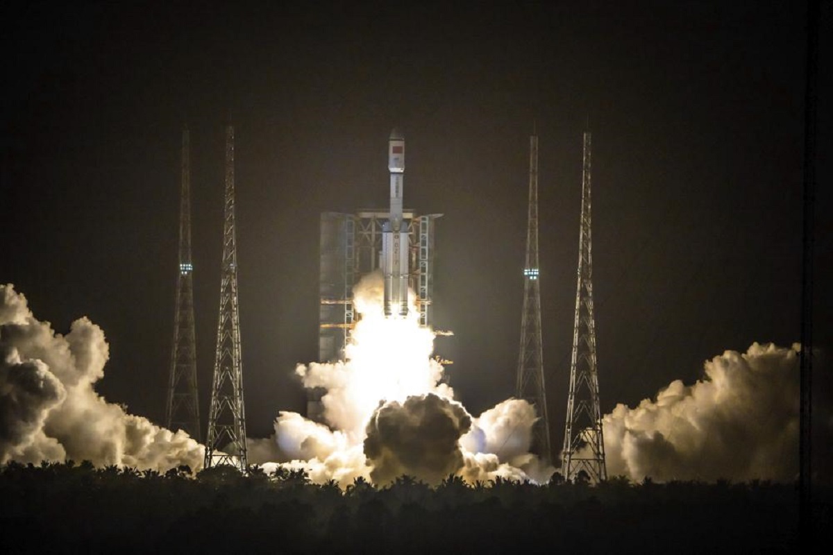 Chinese cargo spacecraft Tianzhou-2 docks with orbital station