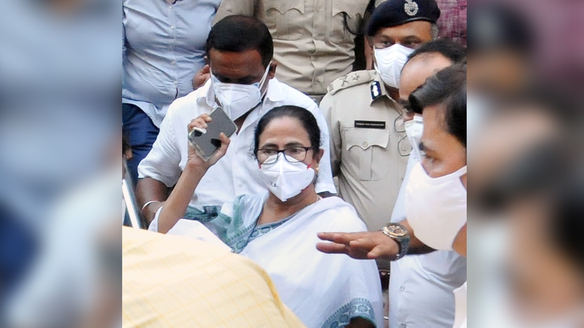 Political storm in Bengal after 2 ministers arrested, Mamata stages 6-hr dharna at CBI office