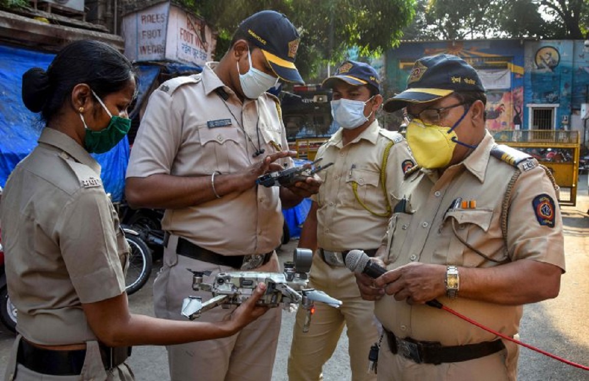 Maha: Two policemen arrested for taking Rs 15,000 bribe