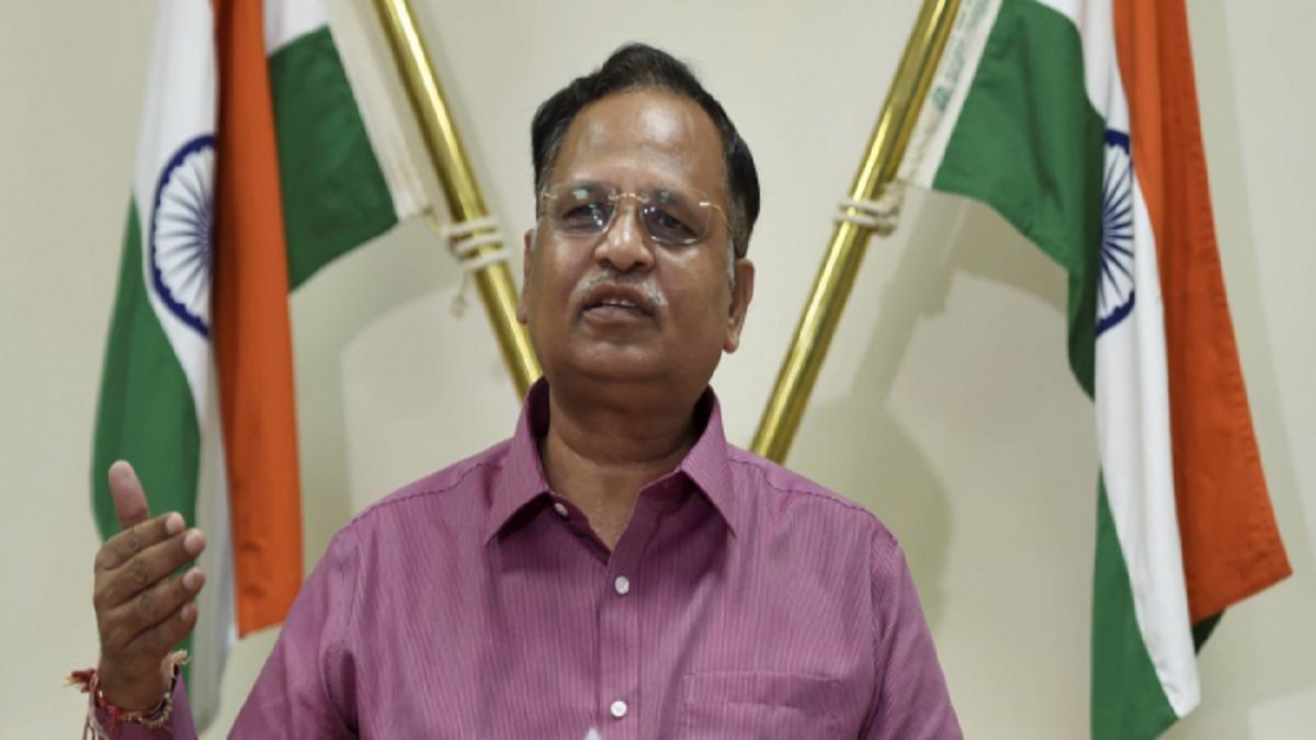 Delhi health minister Satyendar Jain's father succumbs to COVID, CM Kejriwal tweets.