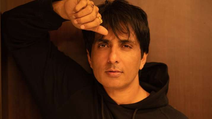 Sonu Sood gets critically-ill Covid-19 patient airlifted from Jhansi to Hyderabad