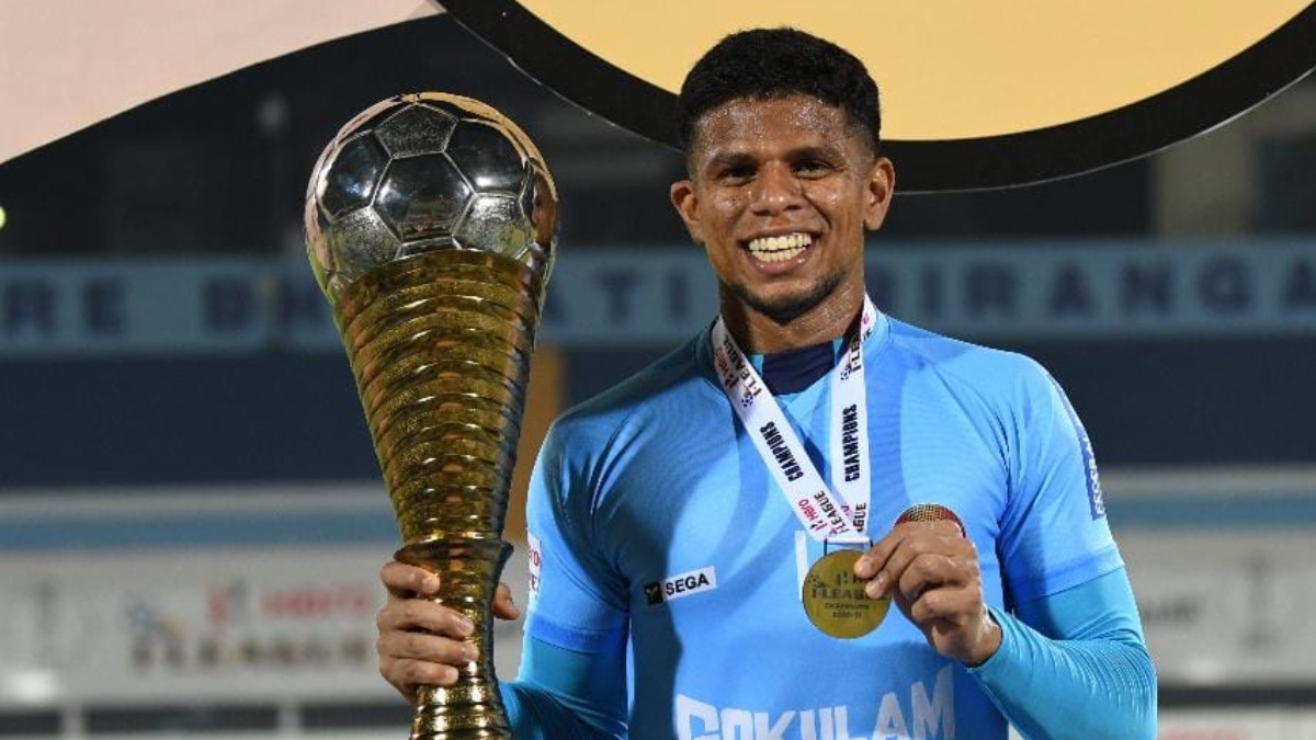 Gokulam keeper Ubaid auctions jersey, raises Rs 33,000 in fight against  Covid, Football News