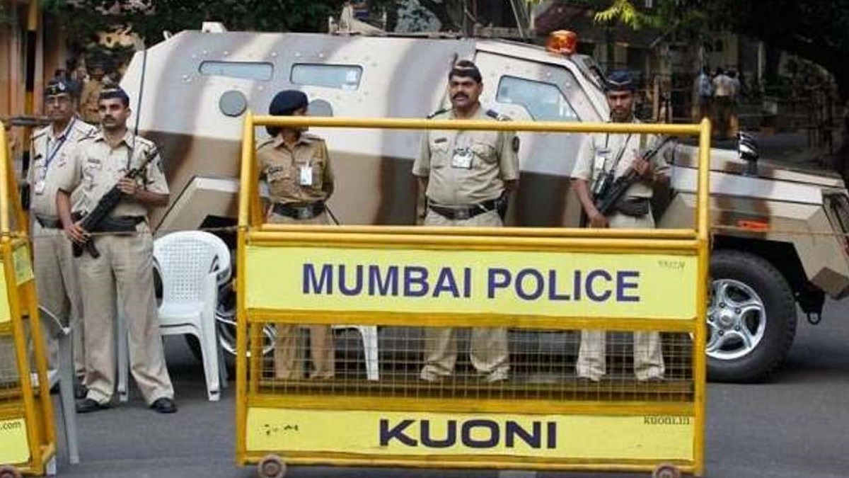 Over 700 Mumbai cops likely to be transferred to other districts