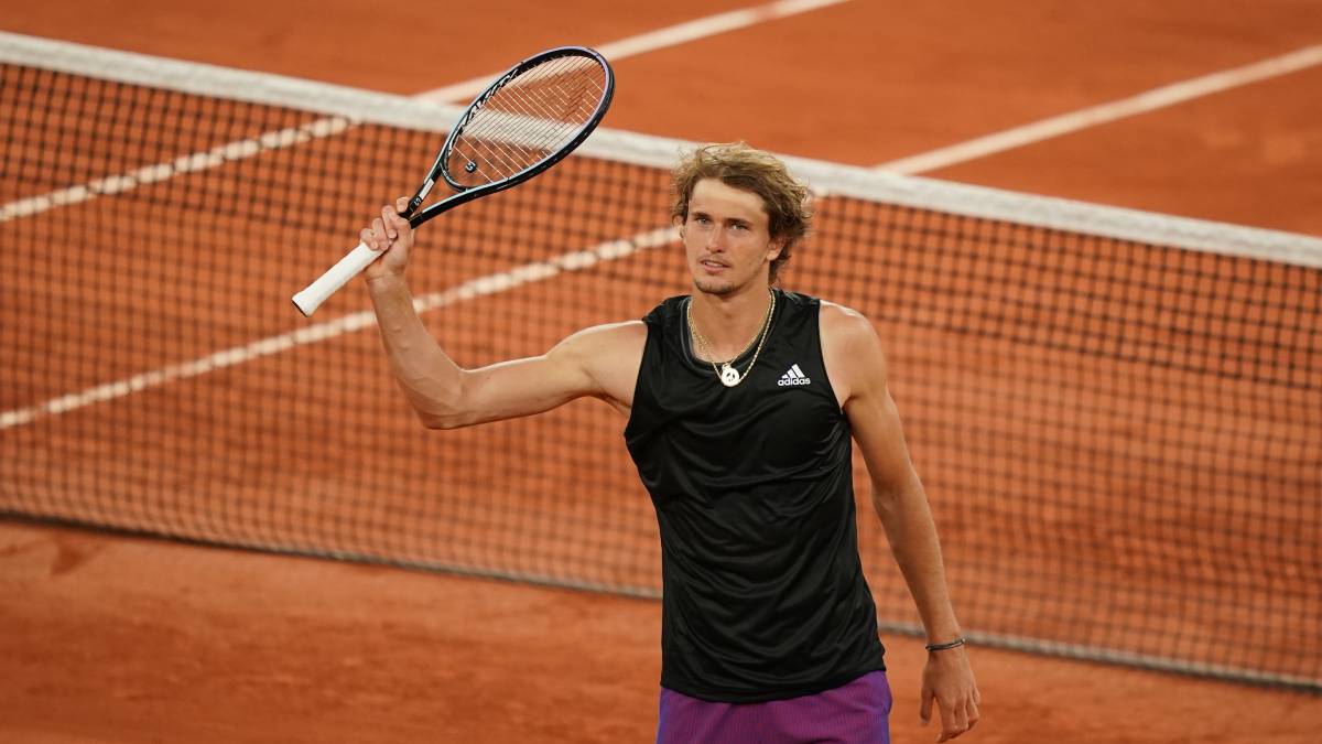 French Open Alexander Zverev Sets Up Fourth Round Clash With Kei Nishikori Tennis News India Tv