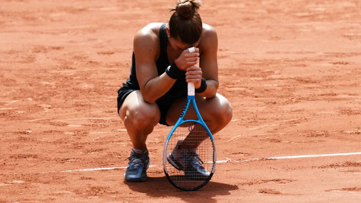 Maria Sakkari ousts French Open champion Iga Swiatek to reach semifinals Tennis News