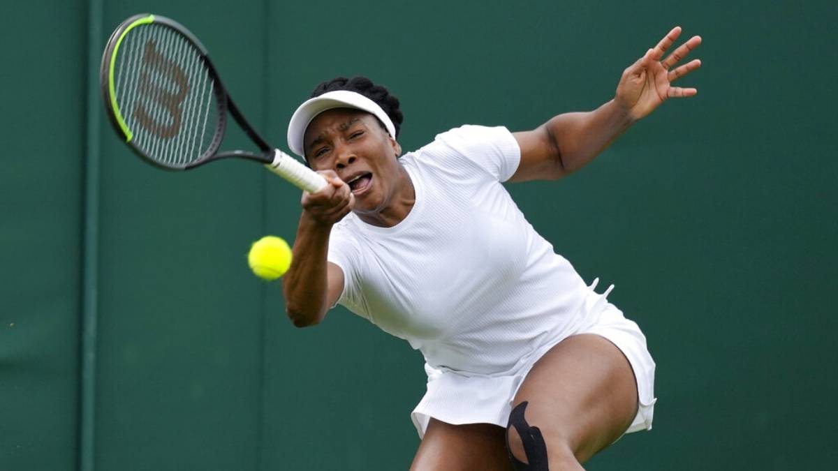 Venus Williams defeats Mihaela Buzarnescu at Wimbledon 2021 - The