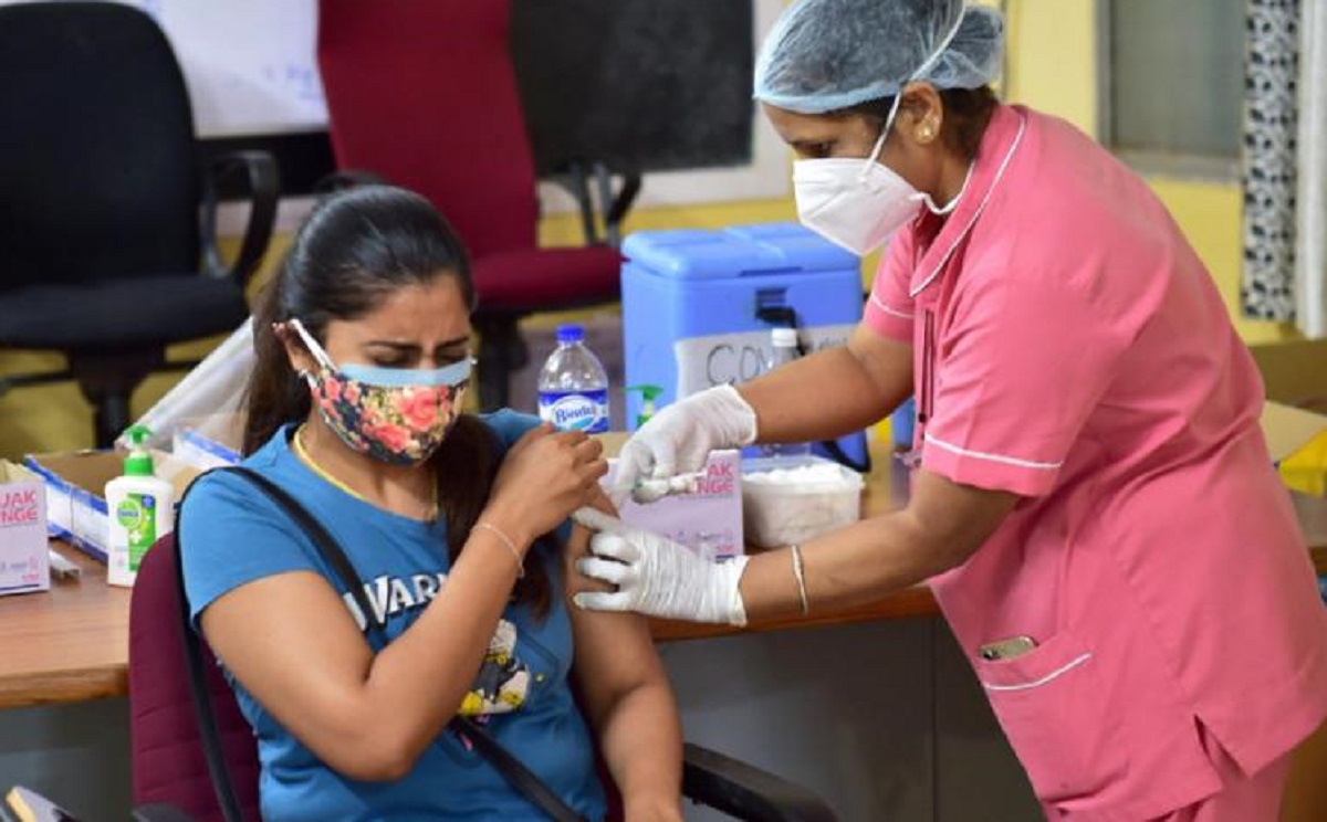 Telangana: Special COVID-19 vaccination drive begins for students going abroad for studies