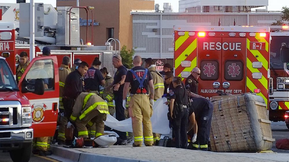 5 dead after hot air balloon crashes in New Mexico's largest city