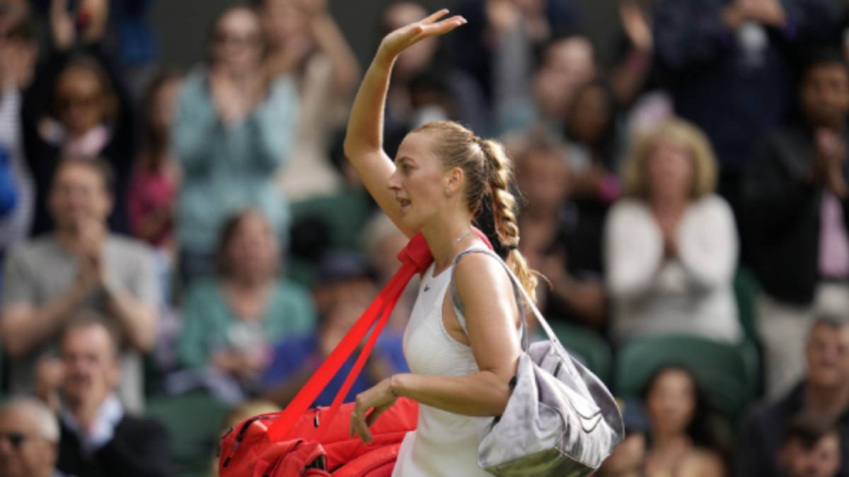 Former Two Time Champion Petra Kvitova Loses At Wimbledon Tennis News India Tv