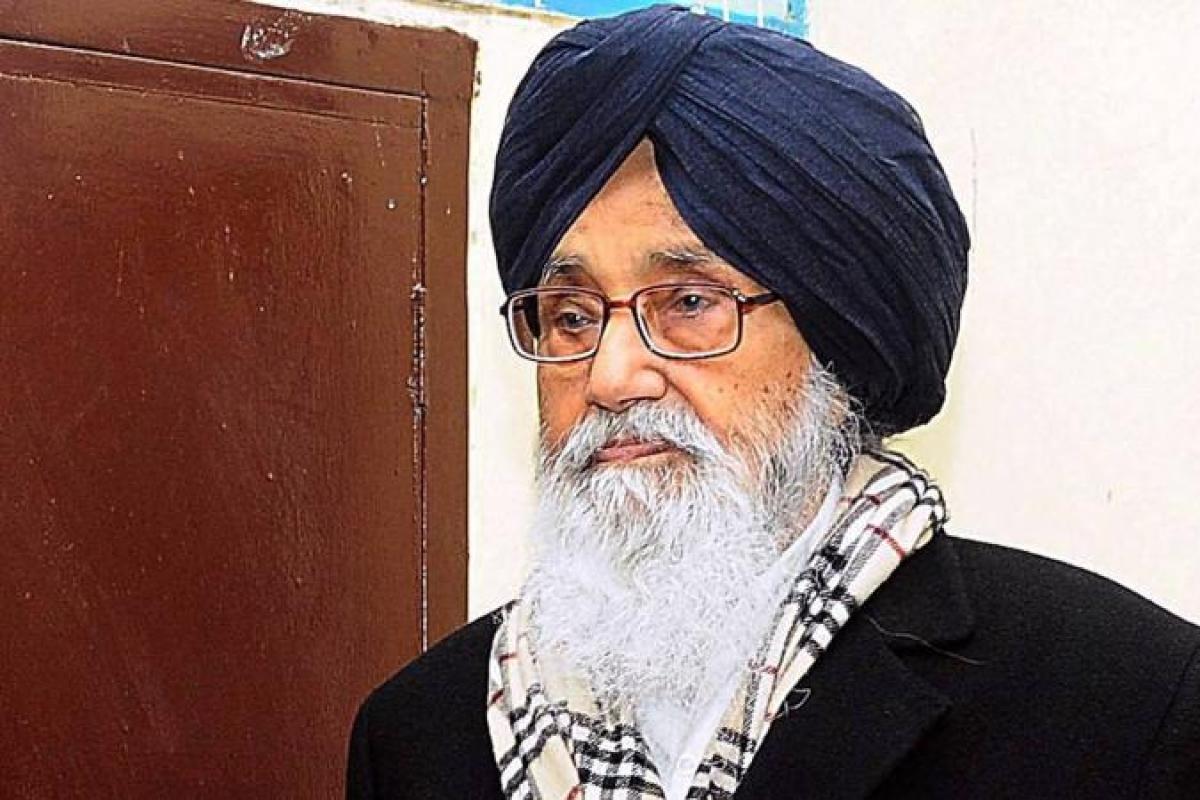 End of an era: Akali Dal patriarch Parkash Singh Badal breaths his last at  95 | India News – India TV